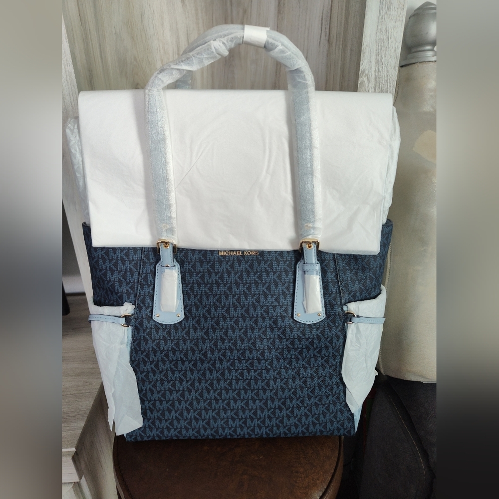 Michael Kors Voyager Blue Tote Women's Bag New With Tags 10.5"H * 15"W